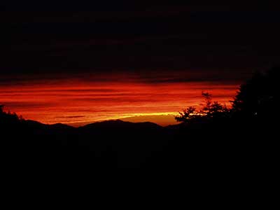 唐沢鉱泉から見る夕焼けの写真